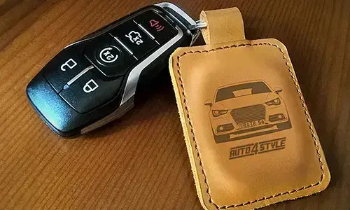 gallery-keychain-leather-quadrangular-car silhouette-3